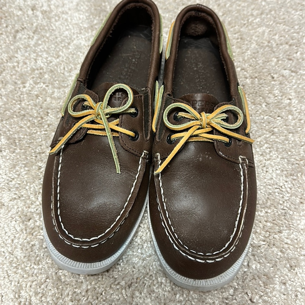 Sperry topsides